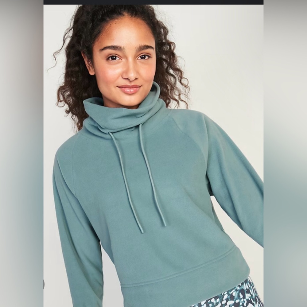 Old navy active cropped fleece cowl neck pullover - Small
